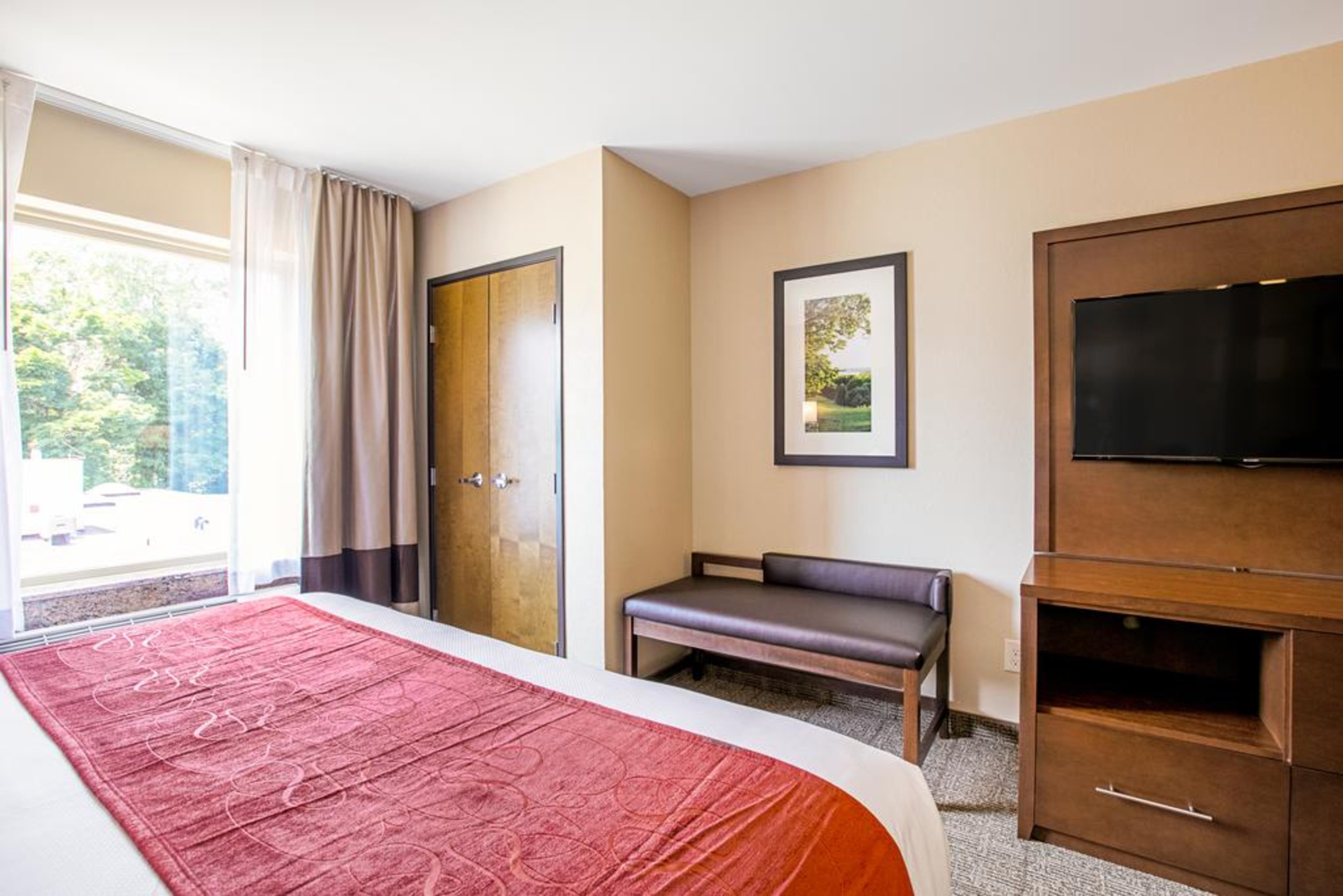 Comfort Suites Fishkill Near Interstate 84 Экстерьер фото