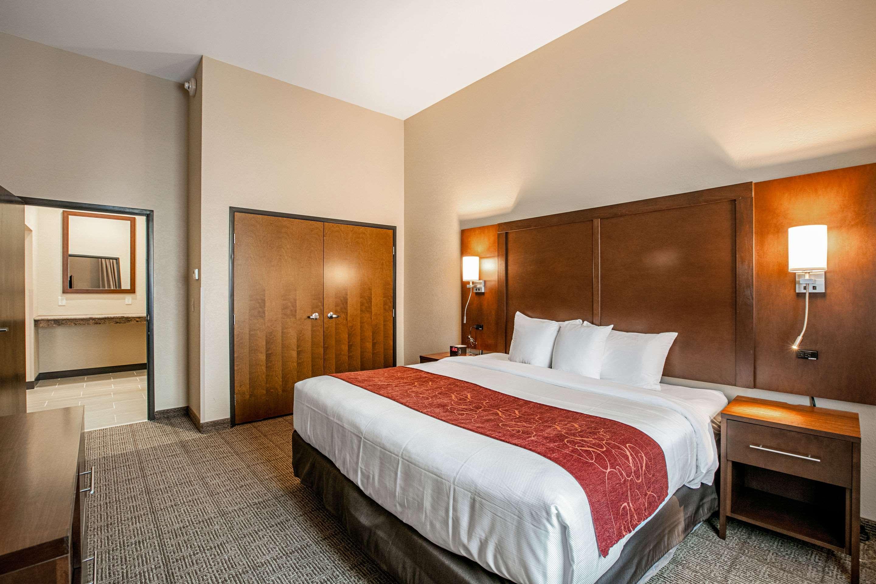 Comfort Suites Fishkill Near Interstate 84 Экстерьер фото