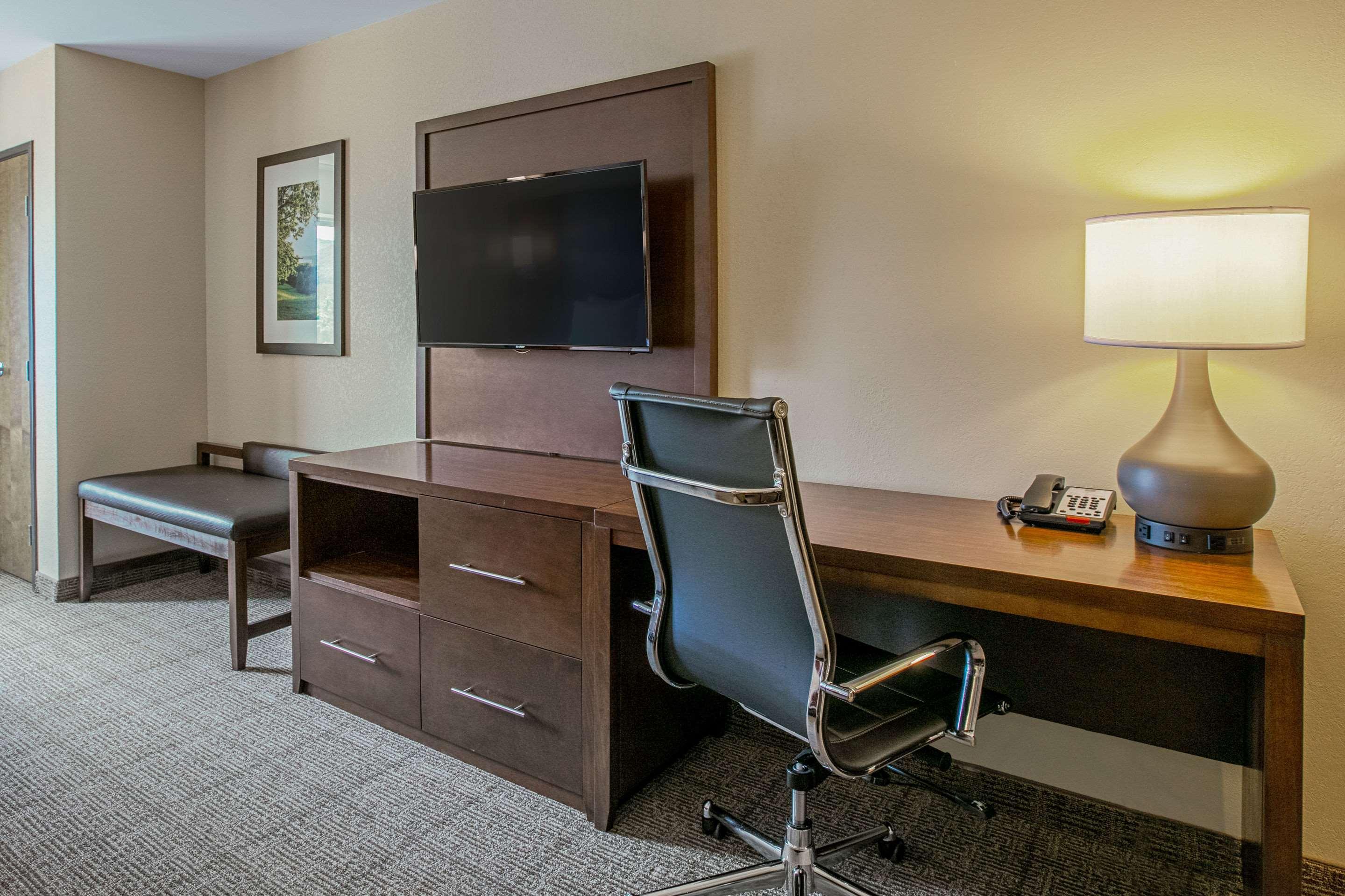 Comfort Suites Fishkill Near Interstate 84 Экстерьер фото