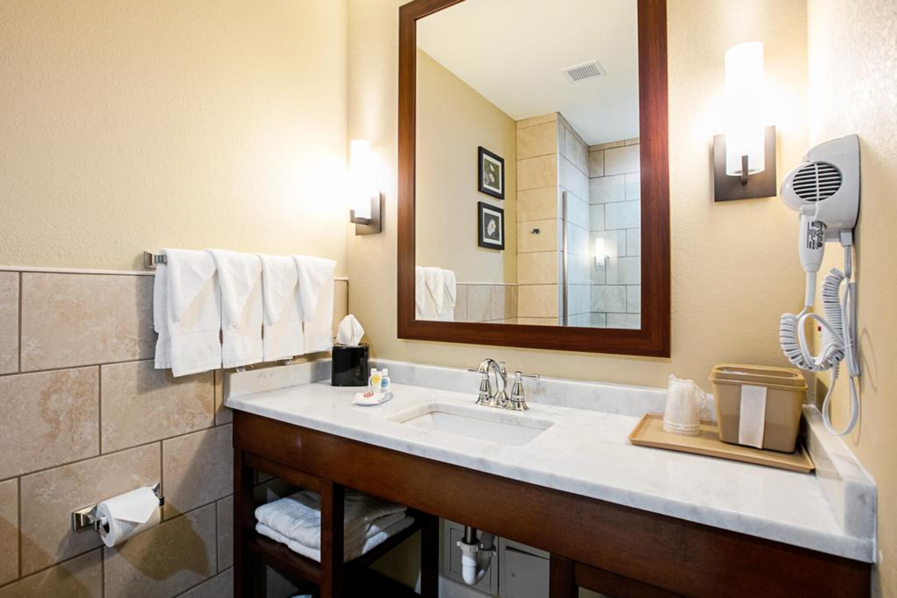 Comfort Suites Fishkill Near Interstate 84 Экстерьер фото